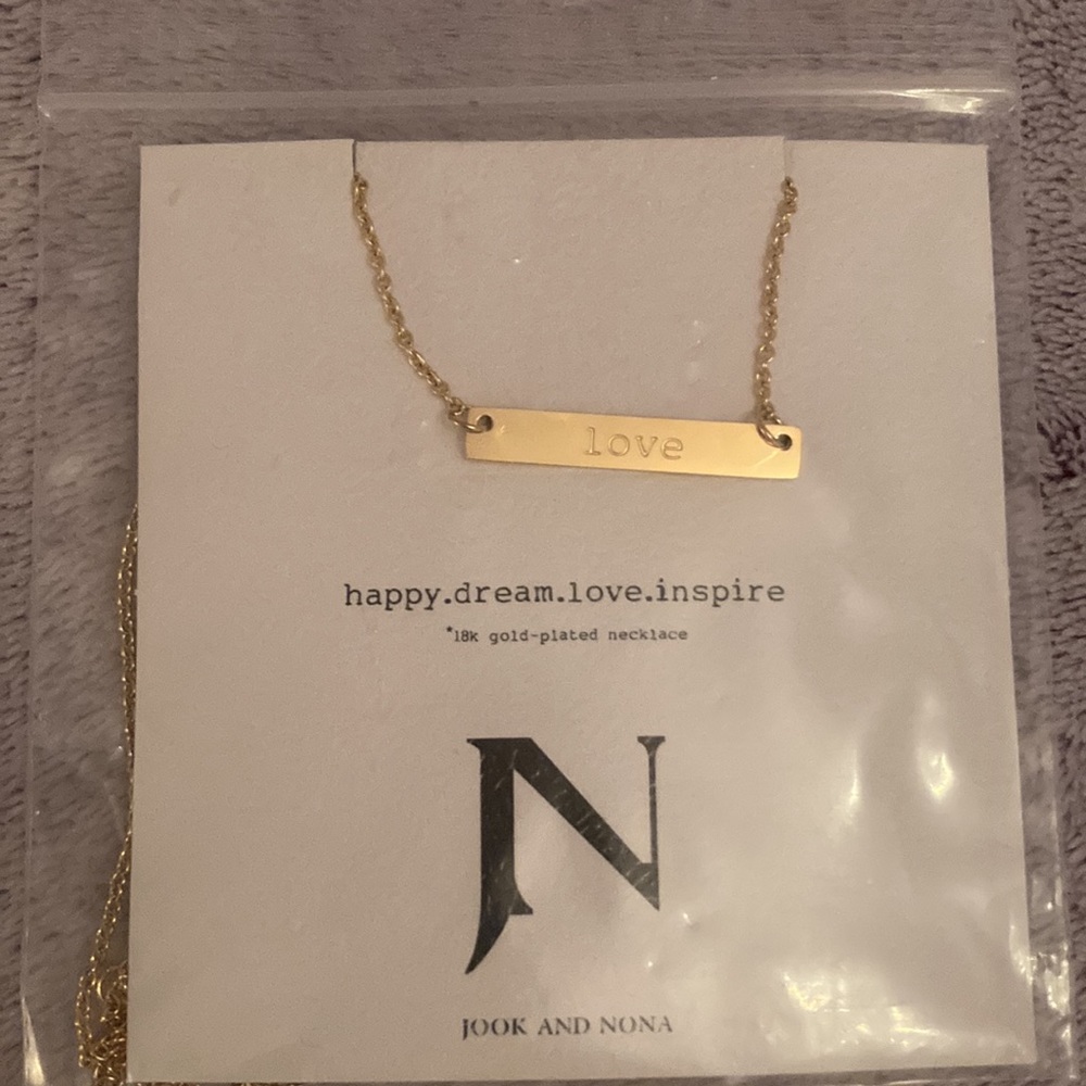 Jook and Nona ‘Love’ 18k gold-plated Necklace and Makeup Bag! - Picture 2 of 3